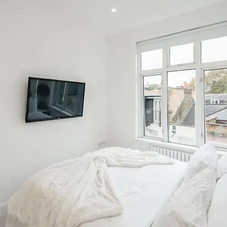 Elegant 2 Bedroom Apartment In Fulham